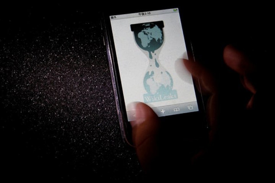Сайт WikiLeaks опубликовал очередную порцию секретных документов ЦРУ, в которых описывается, как спецагенты взламывают компьютеры, мобильные телефоны и даже телевизоры граждан