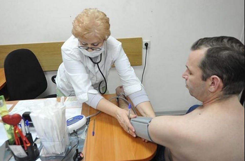 Деньги на лечение наших чиновников идут из государственного бюджета.
