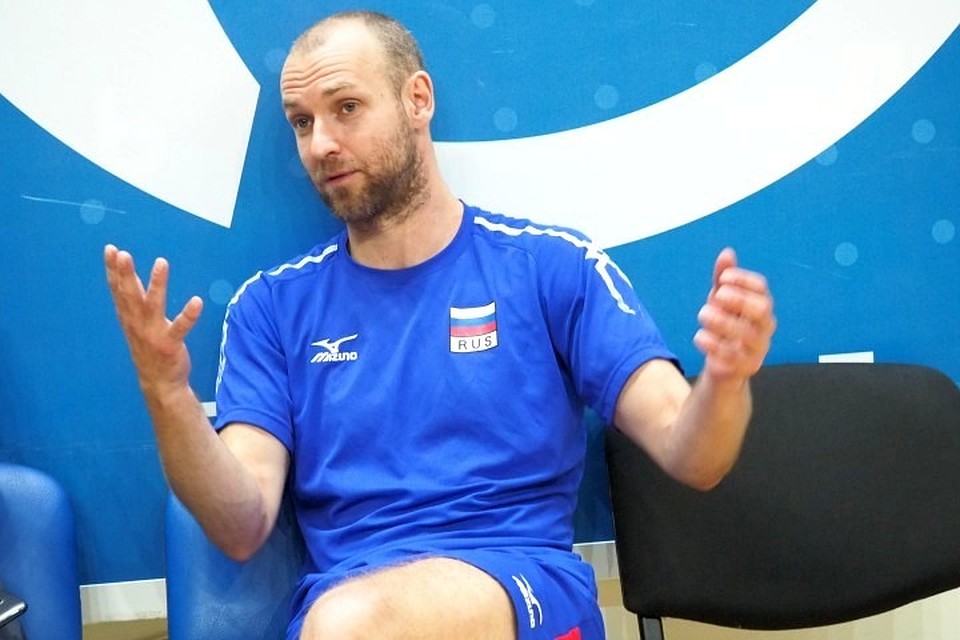 Алексей Вербов в этом году не только играет, но и периодически исполняет обязанности наставника команды