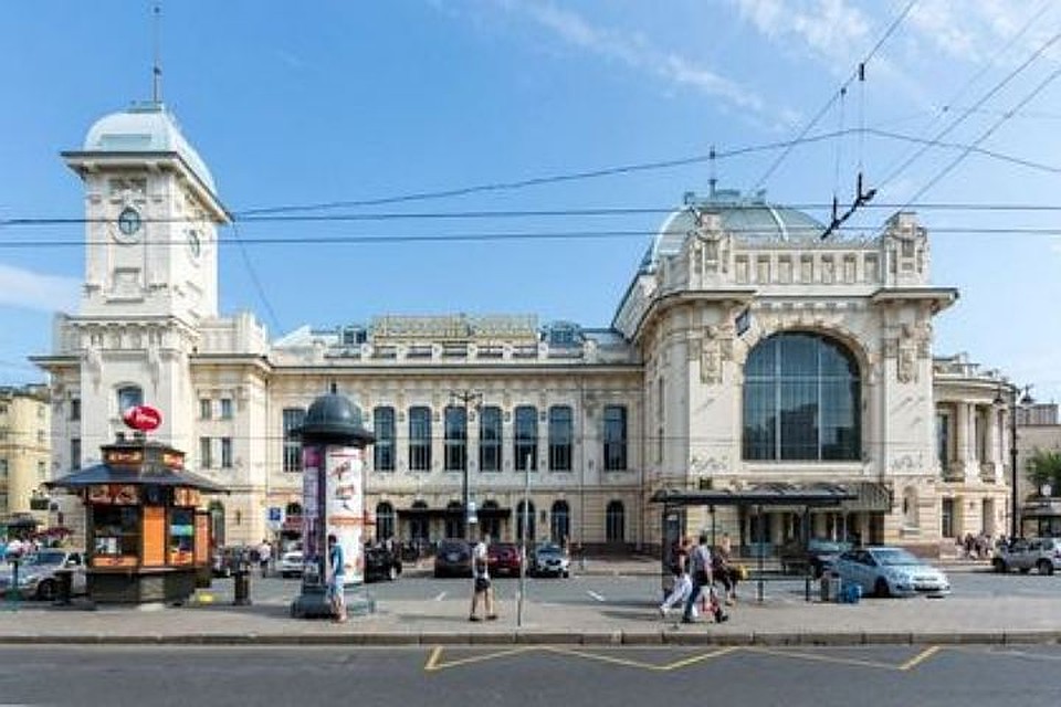 В Петербурге закрыли сооружение Витебского вокзала из-за гала-ужина с участием Медведева
