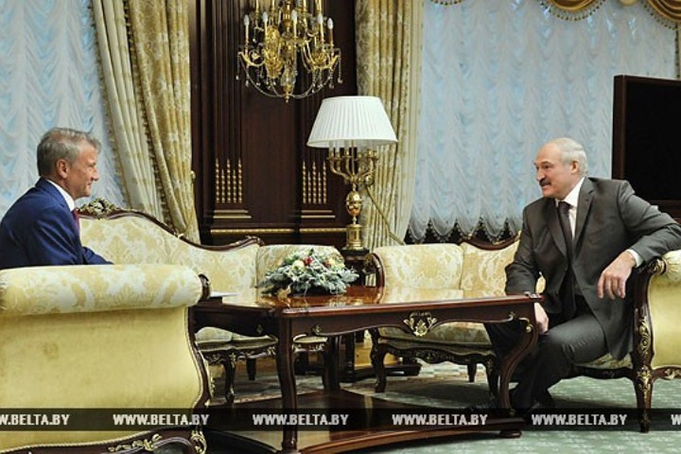 Лукашенко предложил Сбербанку активней работать в Беларуси