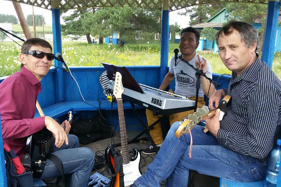 Это фото было сделано за час до трагедии. Погибший Игорь Хайретдинов - крайний справа. Источник: соцсети