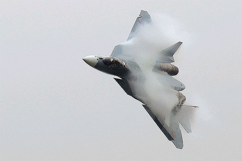 Российский истребитель пятого поколения Су-57 поступит в ВКС РФ в 2018 году