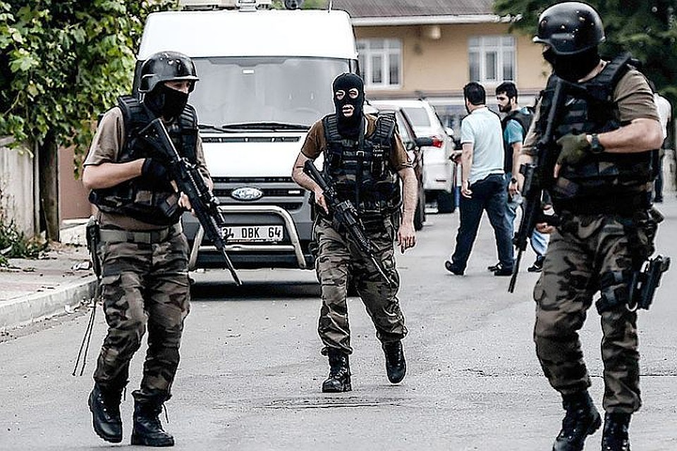 На востоке Турции два террориста совершили самоподрыв, чтобы не сдаваться властям. ФОТО: AFP/EASTNEWS.