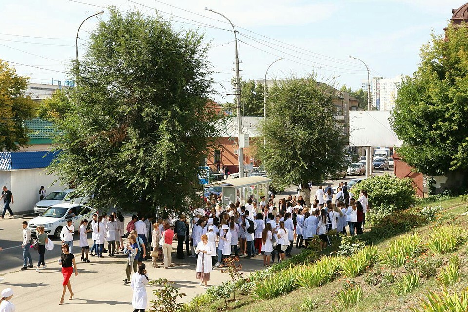 Эвакуация в Медицинском колледже.