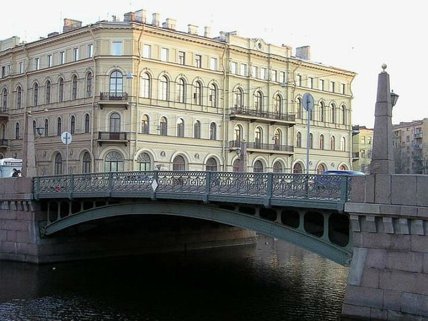 Участок Мойки под Поцелуевым мостом будет перекрыт для движения судов Участок Мойки под Поцелуевым мостом будет перекрыт для движения судов