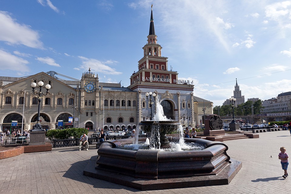 В Царской башне Казанского вокзала Москвы в субботу стартовала совместная благотворительная акция – выставка «Дети спасают детей».
