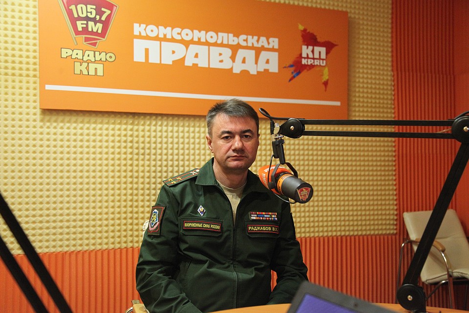 Начальник отдела подготовки и призыва граждан на военную службу краевого военкомата Вячеслав Раджабов