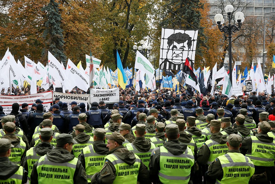 В ходе столкновений у украинских правозащитников были отобраны щиты