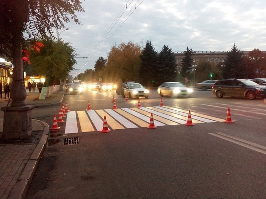 На дороги Волгограда начали наносить разметку. Фото: администрации Волгограда