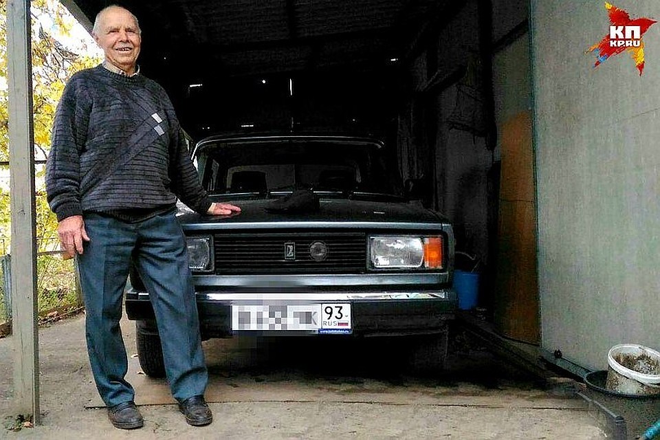 На занятия в автошколу ходил как на работу - с понедельника по пятницу по восемь часов в течение полугода.