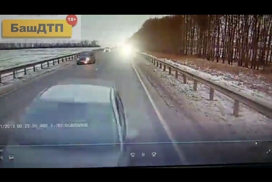 В Башкирии «Форд» влетел в грузовик