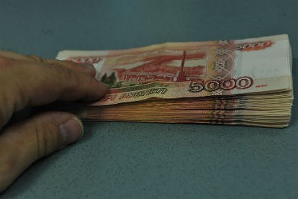 Каждый раз сотрудница брала от 3 до 30 тысячах рублей