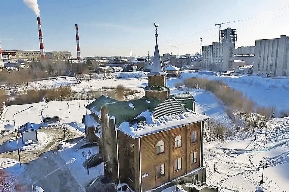 Говорят, что эта тюменская мечеть - копия часовни над местом убийства семьи Романовых. Фото: Александр Чалков/Проект "Новая высота"