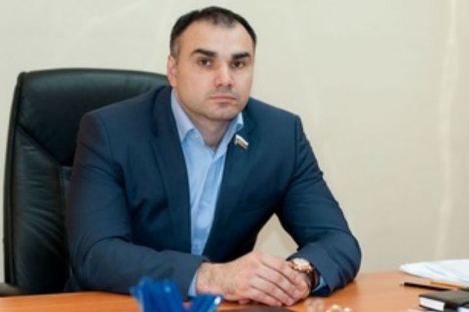Экс-зампред кировского Заксобрания объявлен в федеральный розыск по подозрению в мошенничестве Экс-зампред кировского Заксобрания объявлен в федеральный розыск по подозрению в мошенничестве
