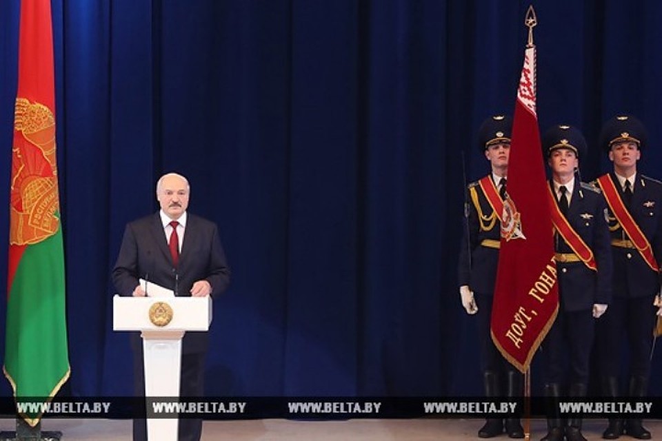 Фото с сайта belta.by Александр Лукашенко на торжественном мероприятии, посвященном 100-летию органов государственной безопасности