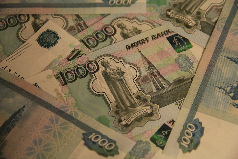 18% горожан уверены, что по-настоящему богатые люди зарабатывают больше полумиллиона рублей в месяц.