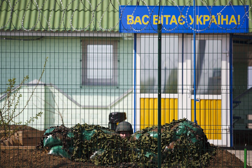 Кто-то хвастается рекордным урожаем с полей, а кто-то числом «забракованных» туристов. Фото: Константин Чергинский/ТАСС