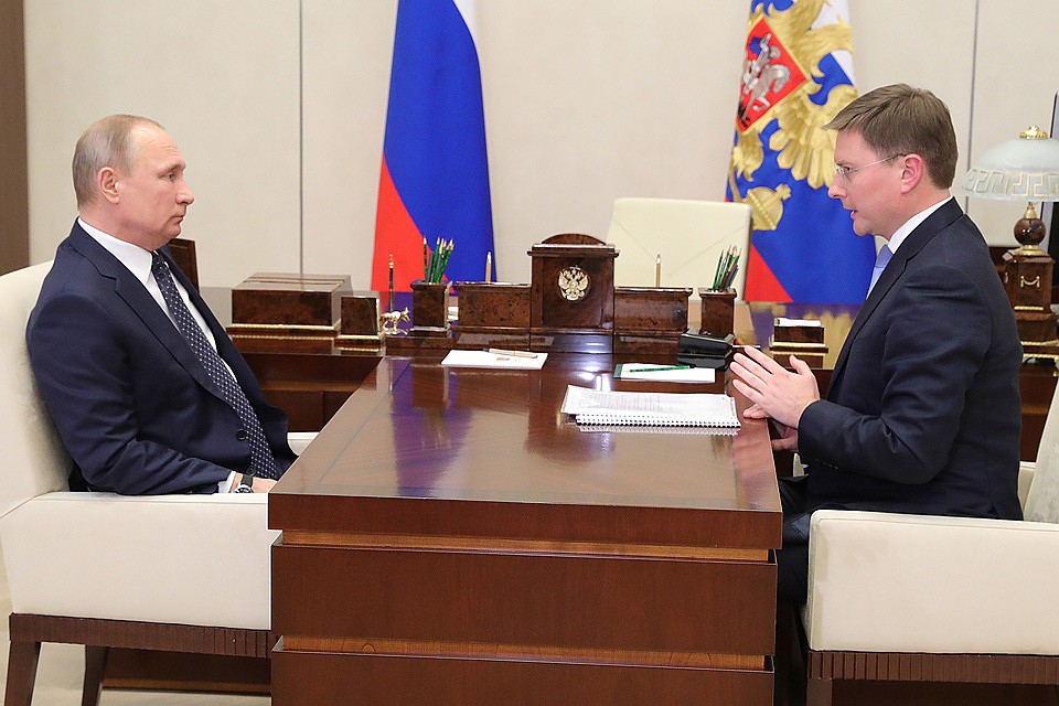 13 февраля 2018. Президент РФ Владимир Путин и генеральный директор акционерной компании "Алроса" Сергей Иванов во время встречи в Ново-Огарево. ФОТО Михаил Климентьев/пресс-служба президента РФ/ТАСС