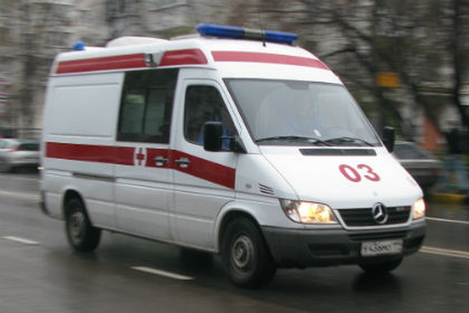 В Омске нетрезвый мужчина избил водителя скорой помощи В Омске нетрезвый мужчина избил водителя скорой помощи