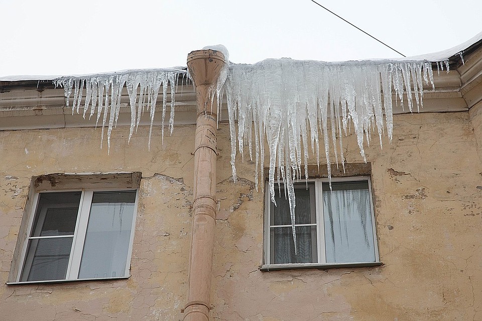 Сосульки в Петербурге - это уже часть зимнего пейзажа.