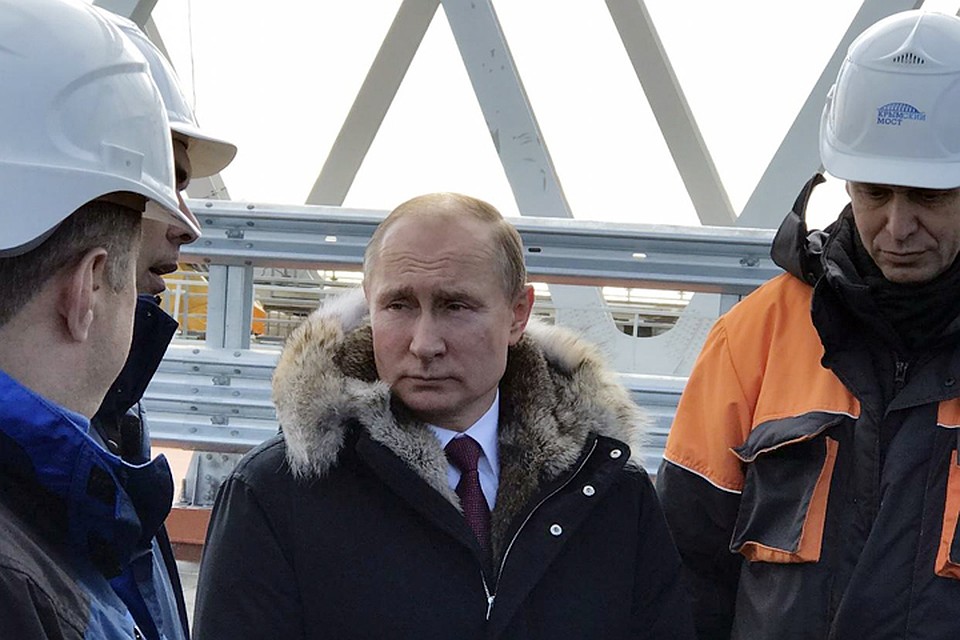14 марта президент России Владимир Путин прибыл с рабочей поездкой в Крым