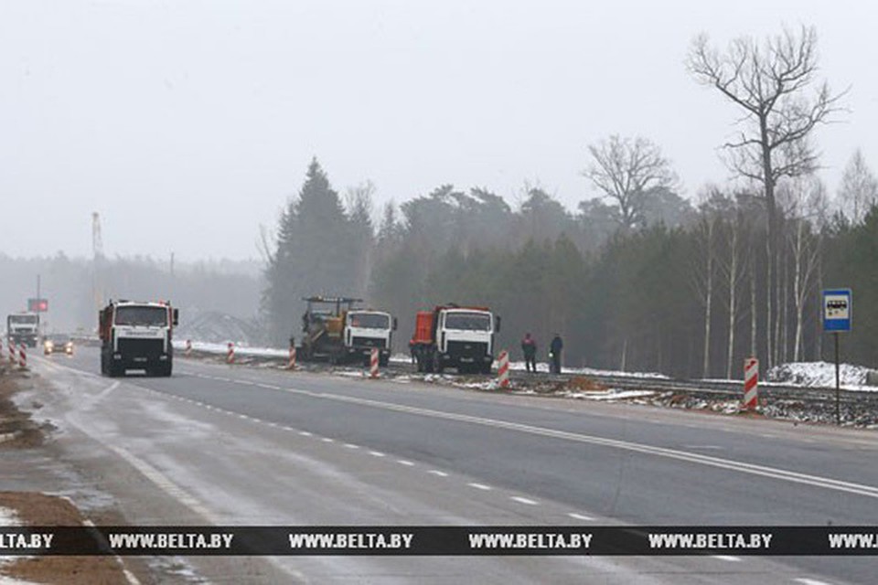Трасса М6 Минск-Гродно сейчас на реконструкции. Фото: belta.by