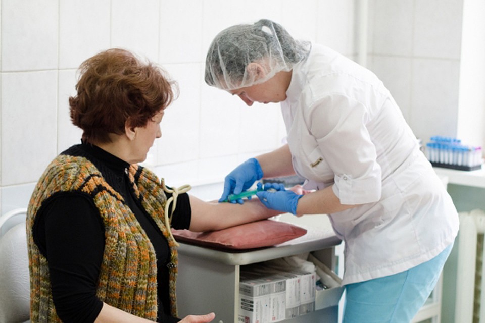 Больные, у которых есть целый комплекс заболеваний, особенно хронических системных, лечатся сложнее