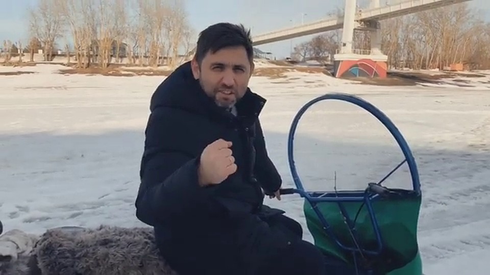 Рустам Вахидов протестировал самодельный байк из мотоблока
