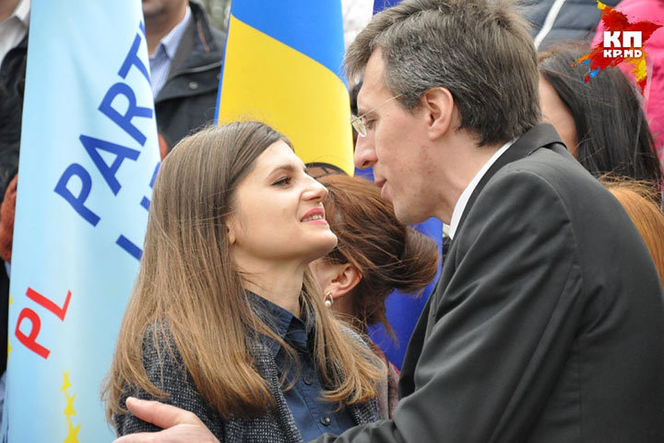 Кого-кого, а поклонниц у Киртоакэ хватает!