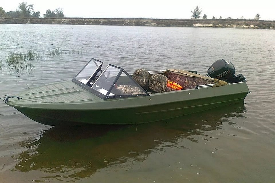 Мужчина перевозил дачников на своей моторке