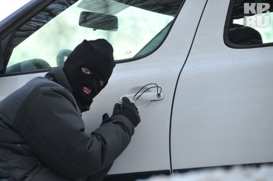 Большинство пользователей пришло к выводу, что так могут действовать угонщики