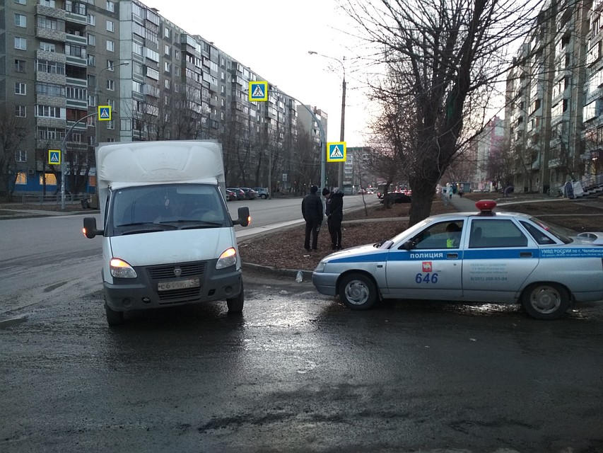 Фото с места аварии ГИБДД Челябинска.