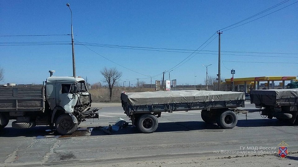 Пожилой водитель грузовика доставлен в больницу