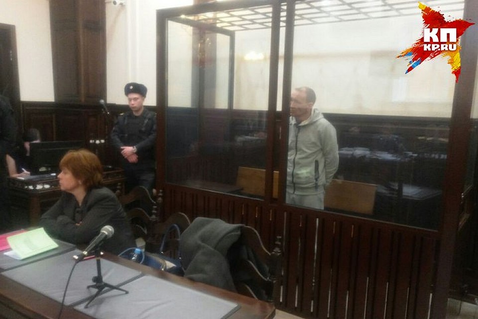 В Кемерове начался суд над пожарником Сергеем Гениным, которого обвиняют в халатности при пожаре в "Зимней вишне"