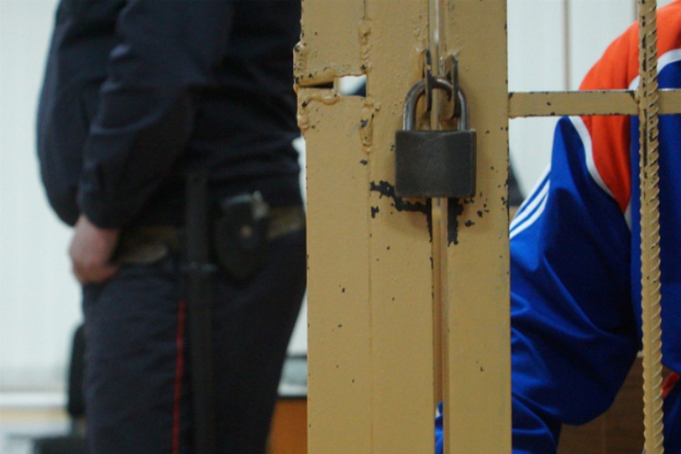 Житель Биробиджана отправится в колонию на 13 лет за убийство девушки