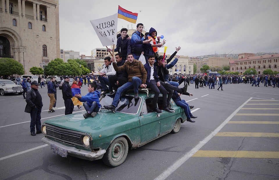Оппозиционеры против того, чтобы Саргсян оставался у власти
