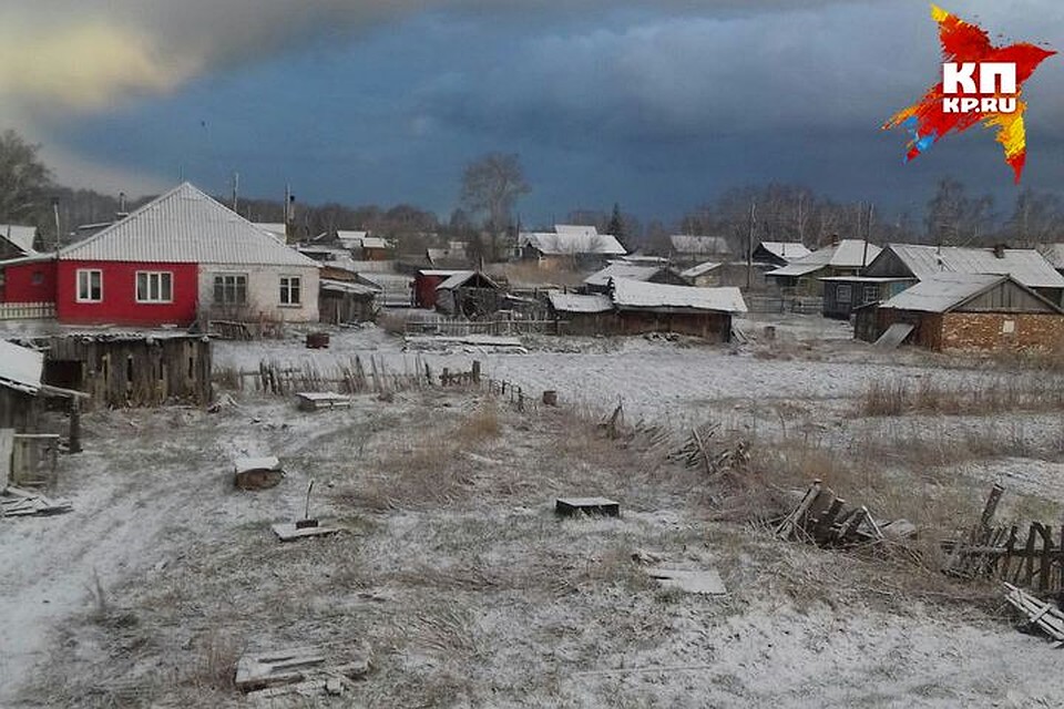 Снег покрыл землю в селе Степном Искитимского района. Фото: Иван ВЛАСОВСКИЙ.
