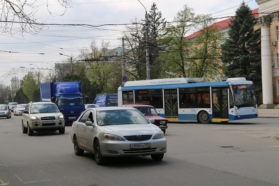 Движение транспорта ограничат на большую часть дня.