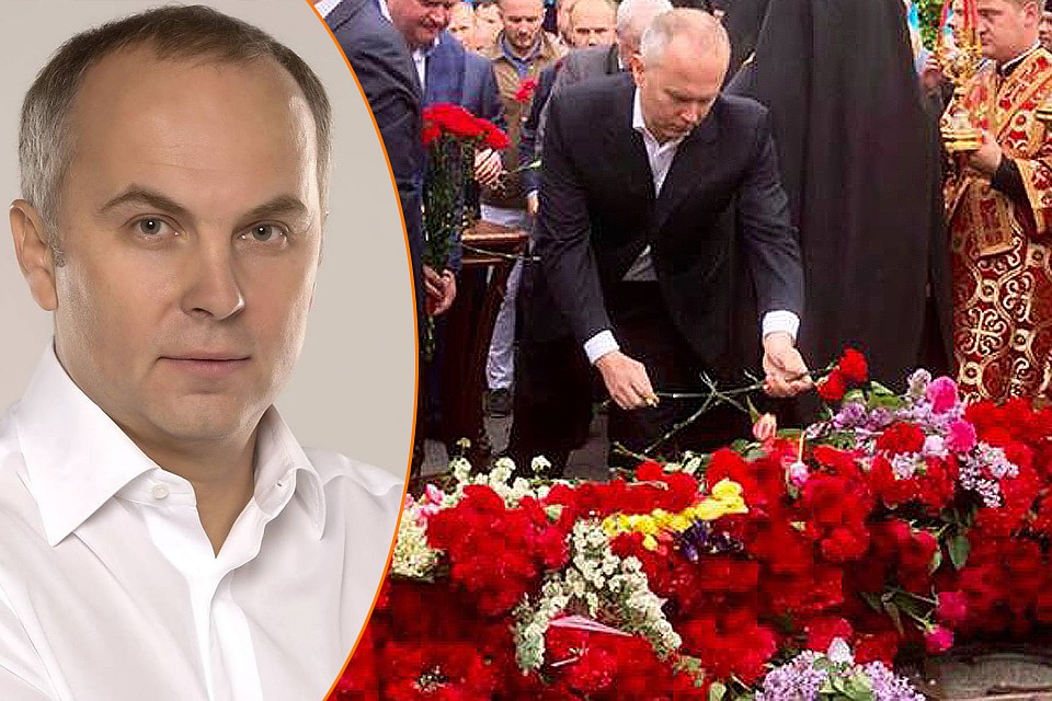 Депутат Верховной рады Нестор Шуфрич возложил несколько букетов к памятникам Великой Отечественной. Один из них был перевязан черными и оранжевыми лентами. ФОТО Пресс-служба депутата, Facebook