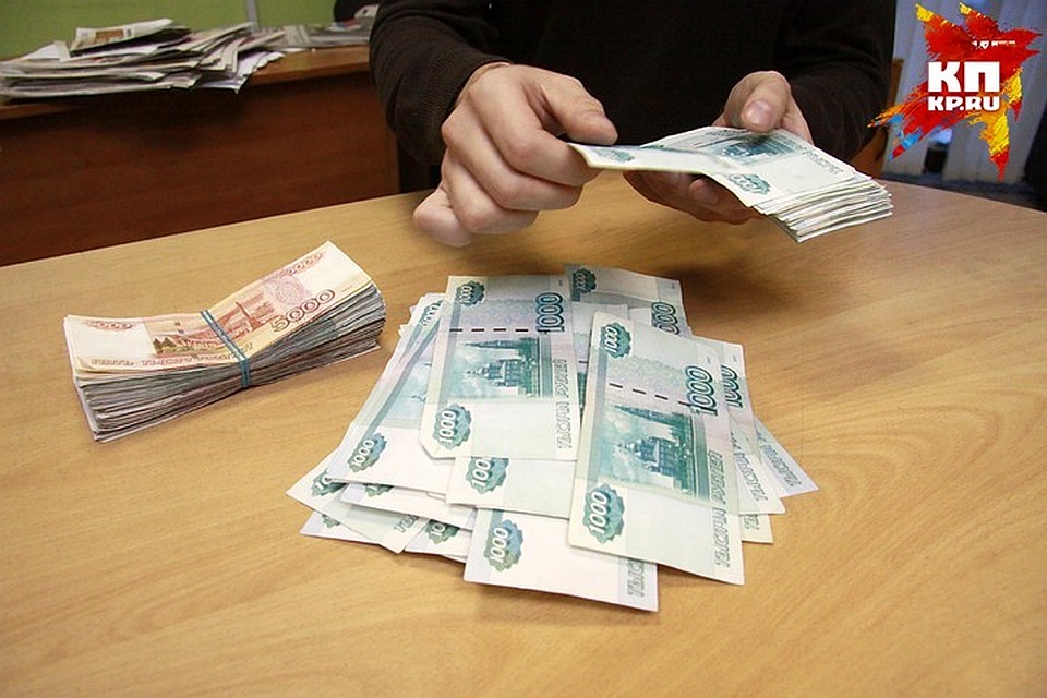 Директор паспортно-визового сервиса на Алтае похитил более 1,5 млн рублей
