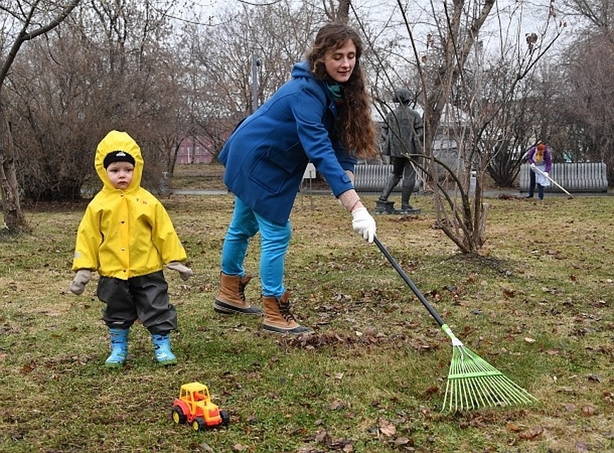 Плохая погода, по словам чиновников, мешала поставить точку в весенней уборке.