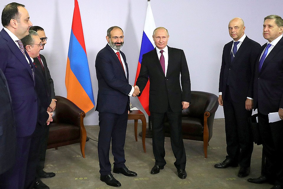 В Сочи прошла встреча Владимира Путина и премьер-министра Армении Никола Пашиняна.