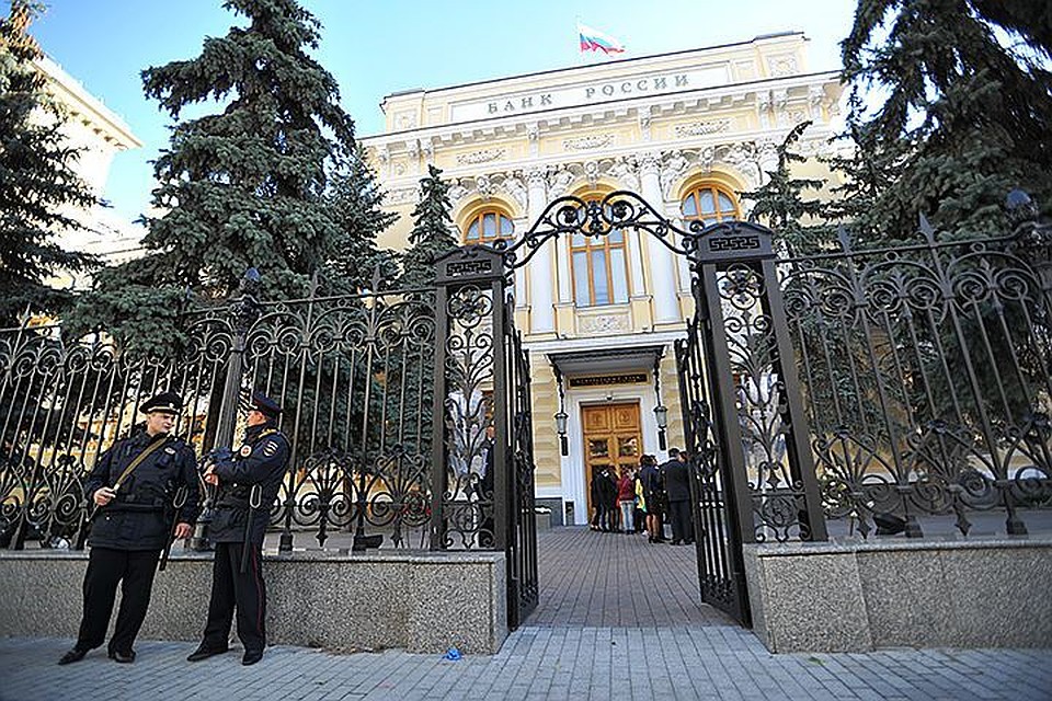 Банк России привлек в качестве инвестора к санации Фондсервисбанка госкорпорацию "Роскосмос"