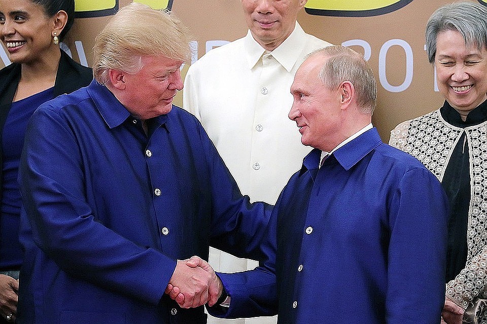 Лидеры США и России Дональд Трамп и Владимир Путин