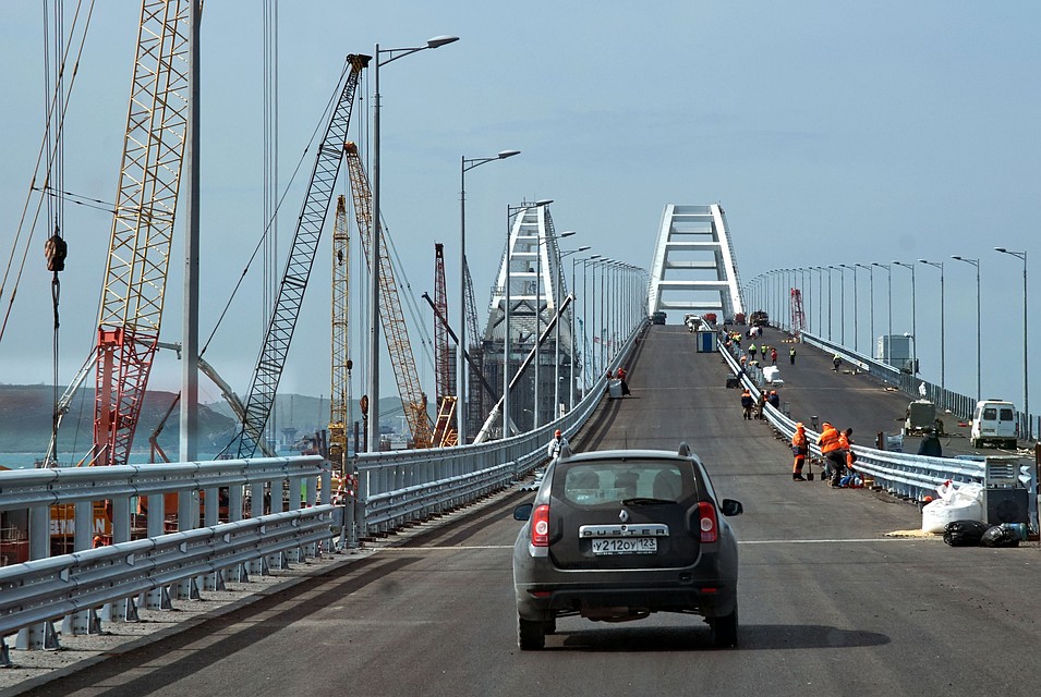 Крымский мост готов принять автомобили.