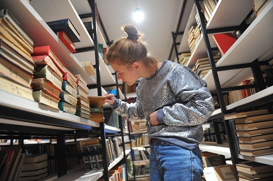 Библиотека - это здорово! Ни один гаджет не заменит "живой" книги.