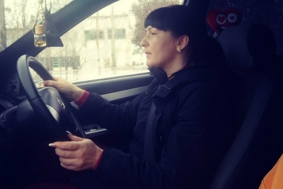 Екатерина жаловалась, что из-за бездорожья к ним в поселок отказывается ехать даже «скорая».
