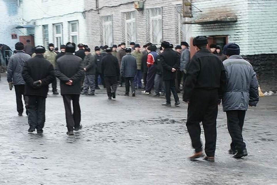 В Мурманской области один осужденный расправился с другим заточкой.