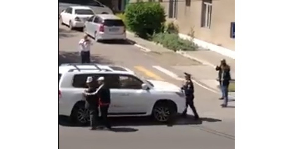 Автоледи решила сбежать от сотрудника ГУБДД.